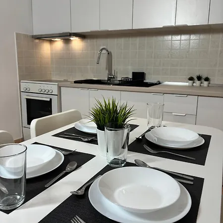 Peachy & Cozy Apartment Serres