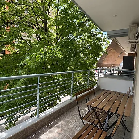 Peachy & Cozy Apartment Serres